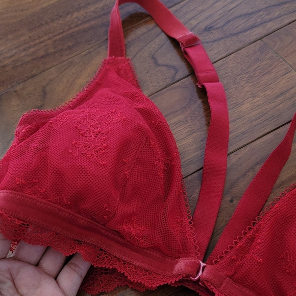 Victoria's Secrets Red Lace Bralette, Size Medium - Picture 5 of 10